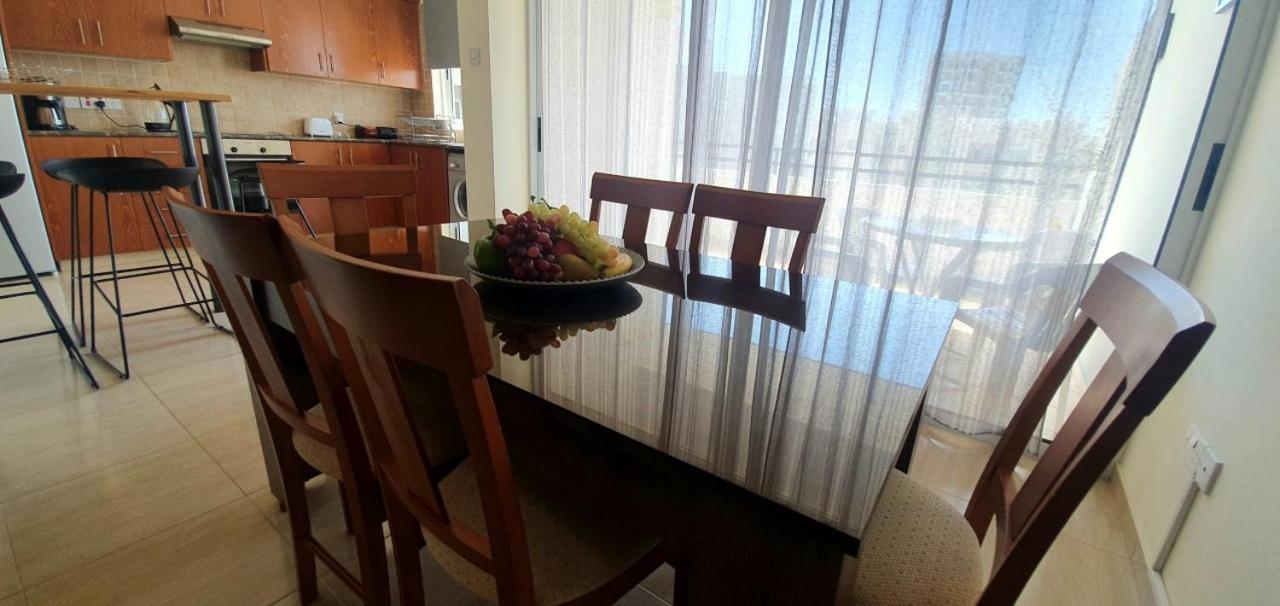 Vasilas Holiday Apartment #1 ラルナカ エクステリア 写真